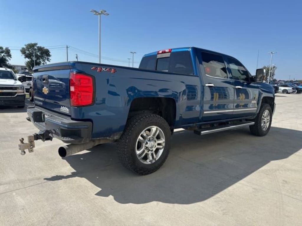 Used 2019 Chevrolet Silverado 2500HD High Country Truck Crew Cab