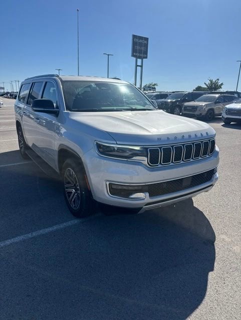 2024 Jeep Wagoneer L's photo