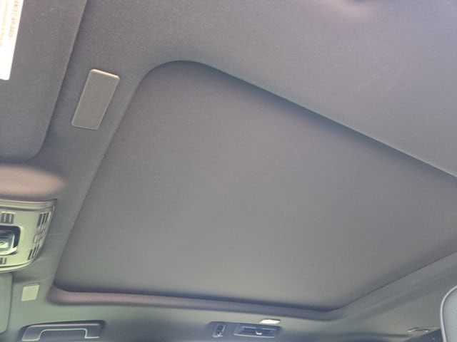 2026 GMC Yukon Denali - Photo 18