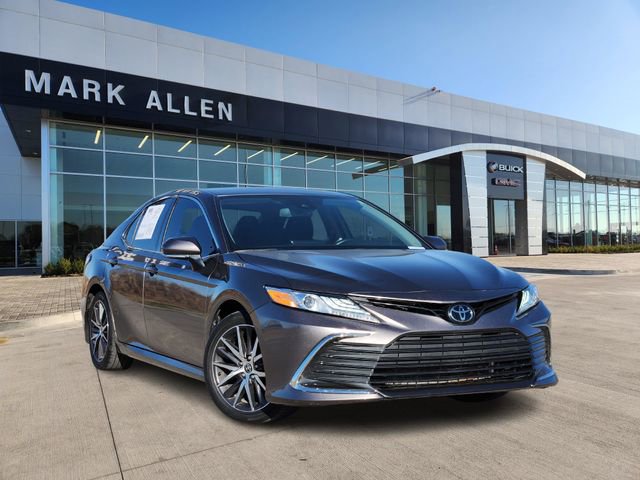 2024 Toyota Camry XLE's photo