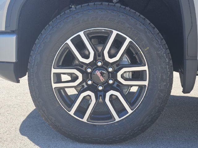 2026 GMC Sierra 1500 AT4 - Photo 9