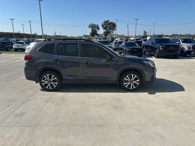 2023 Subaru Forester Limited photo 2