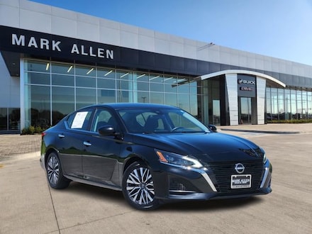 2023 Nissan Altima 2.5 SV Sedan