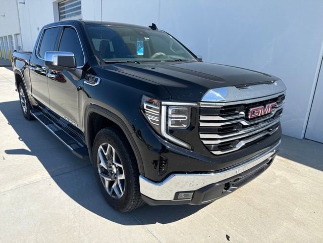 2024 GMC Sierra 4WD Crew Cab Short Box SLT's photo