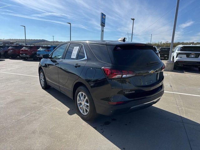 2024 Chevrolet Equinox LT photo 2