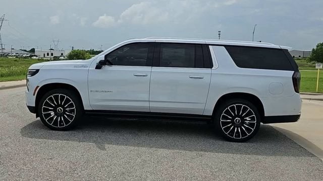 2026 Chevrolet Suburban High Country - Photo 5