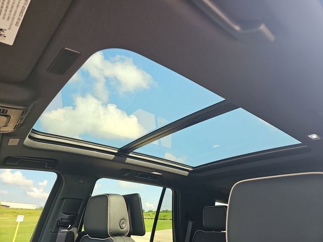 2025 Chevrolet Tahoe Premier - Photo 19