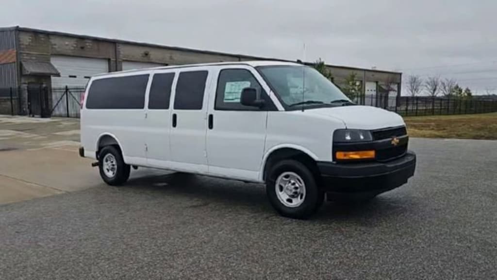 New 2025 Chevrolet Express Passenger 1LS Van