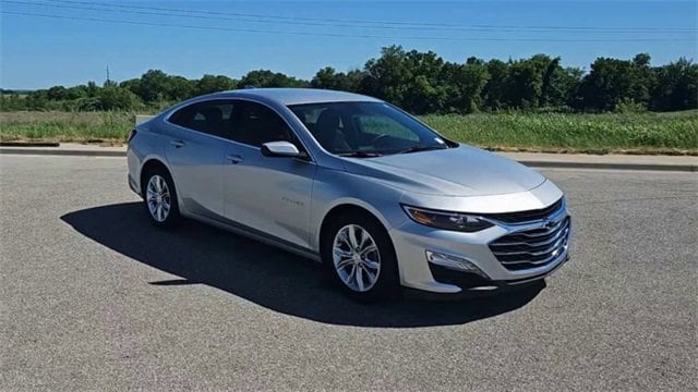 Used 2021 Chevrolet Malibu 1LT with VIN 1G1ZD5ST0MF046102 for sale in Glenpool, OK