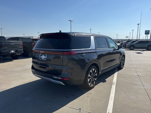 2024 Kia Carnival EX photo 4