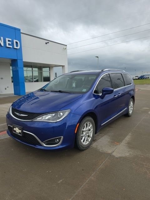 2020 Chrysler Pacifica Touring L's photo