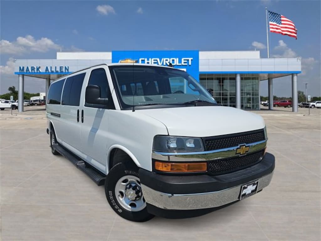 Used 2021 Chevrolet Express Passenger 3500 1LT Van Extended Passenger Van