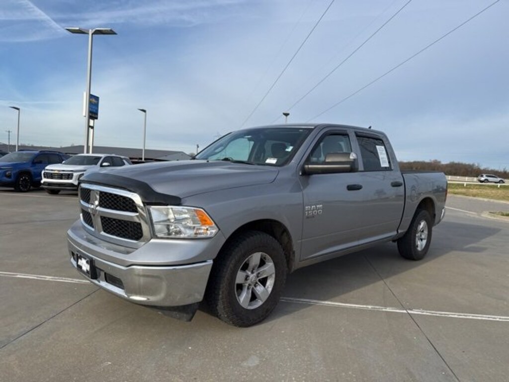 Used 2022 Ram 1500 Classic SLT Truck Crew Cab