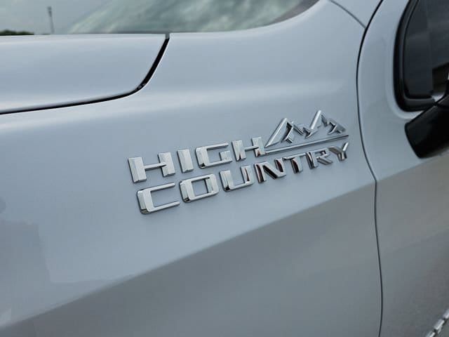 2026 Chevrolet Suburban High Country - Photo 33