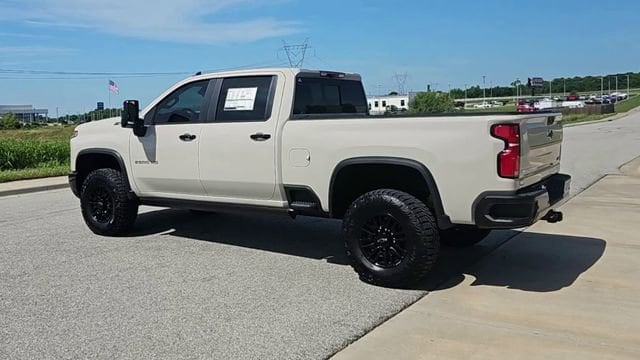2026 Chevrolet Silverado 2500 HD ZR2 - Photo 6