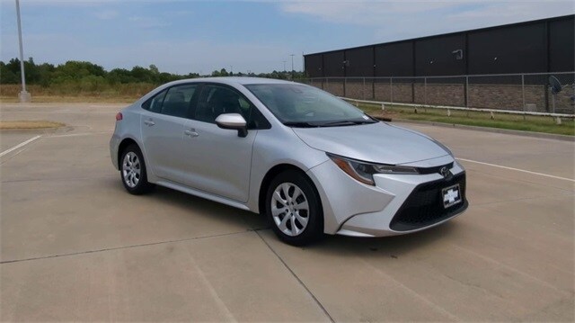 Used 2022 Toyota Corolla LE with VIN 5YFEPMAE2NP290760 for sale in Glenpool, OK