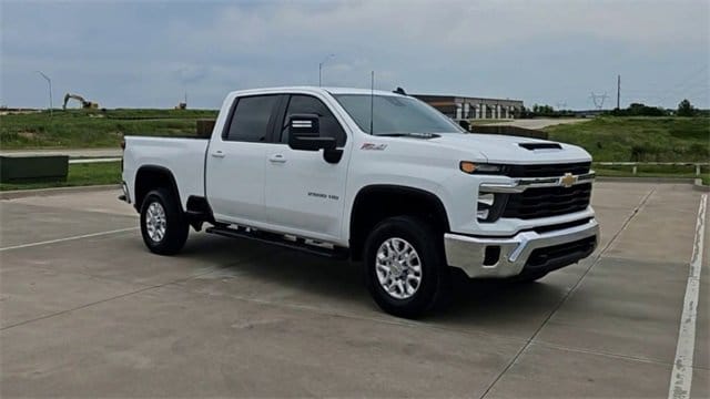 Used 2024 Chevrolet Silverado 2500HD LT with VIN 1GC4YNE72RF121443 for sale in Glenpool, OK