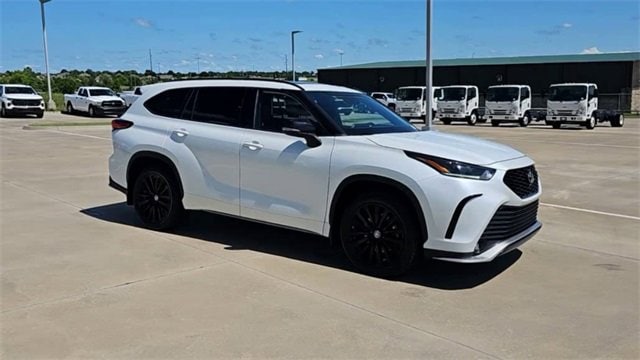Used 2023 Toyota Highlander LE with VIN 5TDKDRBH7PS009046 for sale in Glenpool, OK