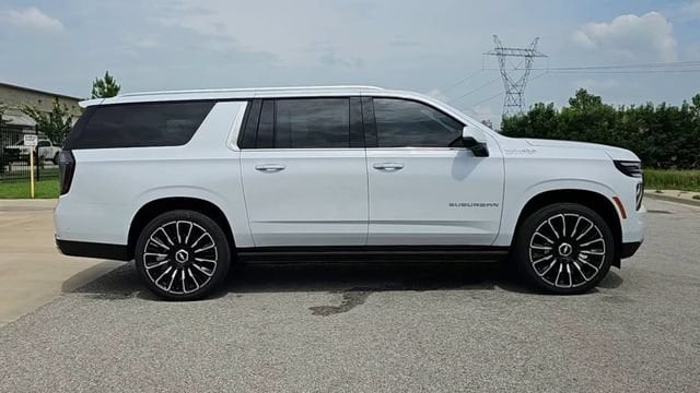 2026 Chevrolet Suburban High Country - Photo 9