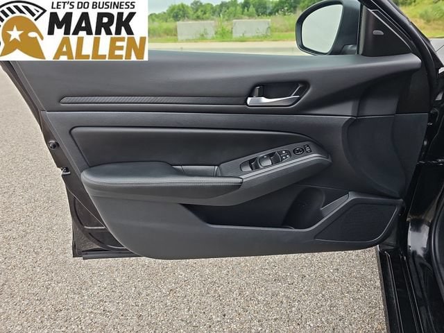 2025 Nissan Altima SV - Photo 21