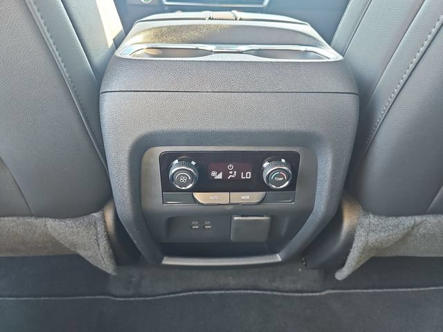 2027 Chevrolet Traverse Z71 - Photo 21