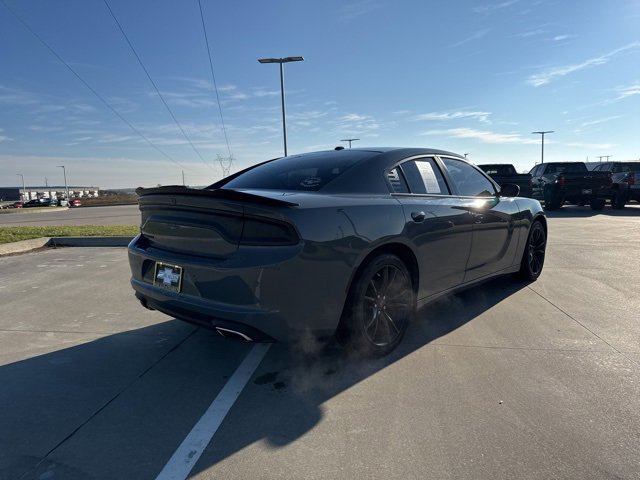 2018 Dodge Charger SXT photo 3