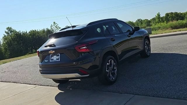 2026 Chevrolet Trax LT - Photo 8