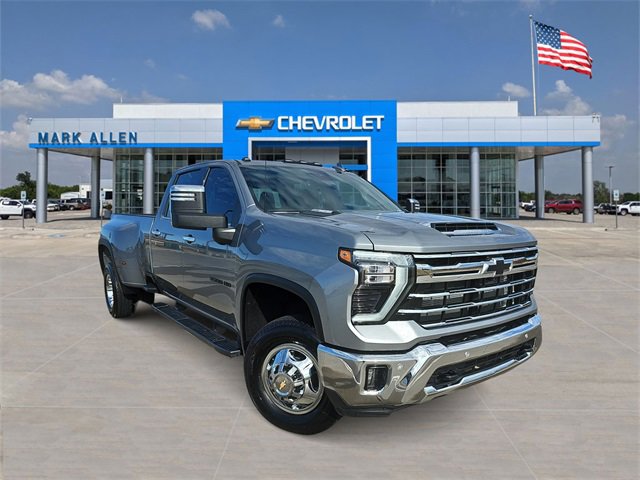 2025 Chevrolet Silverado 3500HD LTZ's photo