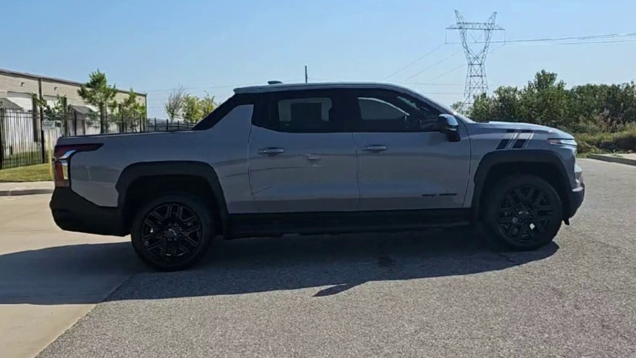 2026 Chevrolet Silverado EV LT - Photo 67
