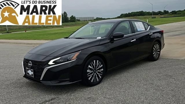 2025 Nissan Altima SV - Photo 4