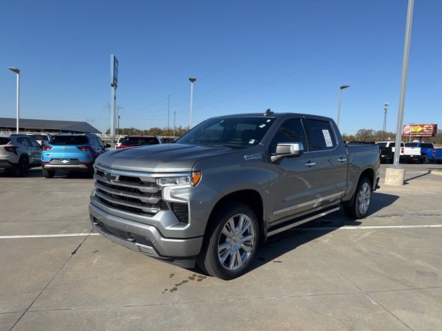 2024 Chevrolet Silverado 1500 High Country photo 2