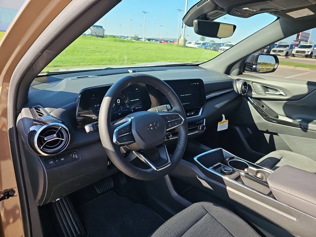 2027 Chevrolet Equinox LT - Photo 10