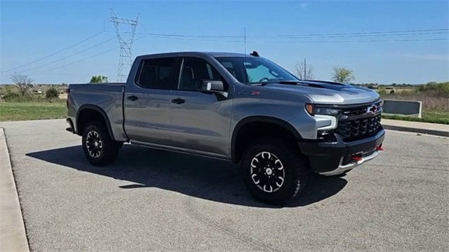 Used 2024 Chevrolet Silverado 1500 ZR2 with VIN 3GCUDHE82RG115226 for sale in Glenpool, OK
