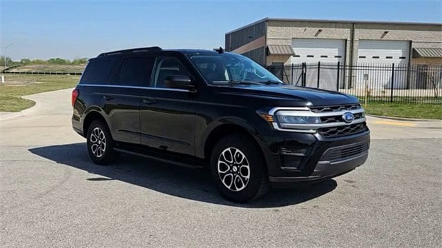 Used 2024 Ford Expedition XLT with VIN 1FMJU1J80REA37449 for sale in Glenpool, OK