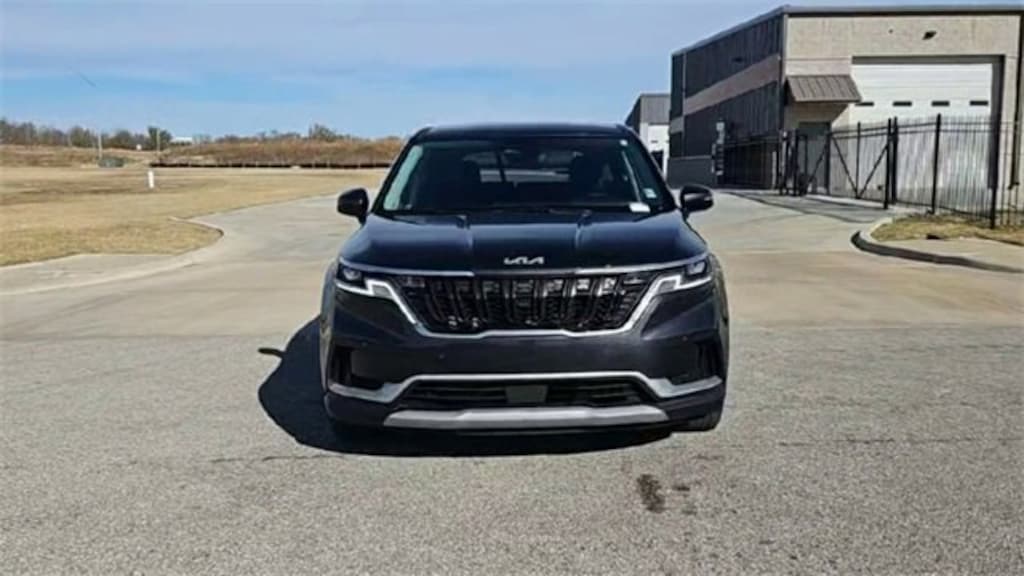 Used 2024 Kia Carnival EX MPV