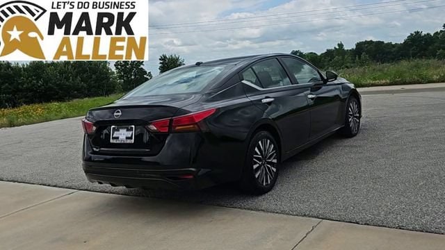 2025 Nissan Altima SV - Photo 8
