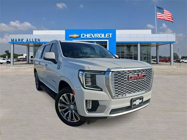 2021 GMC Yukon XL Denali's photo