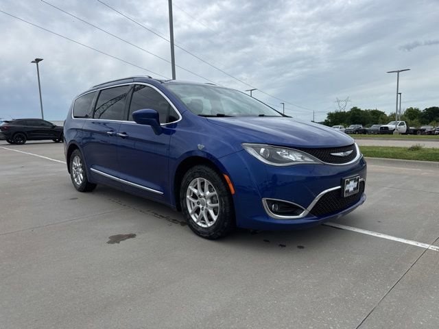 2020 Chrysler Pacifica Touring L's photo