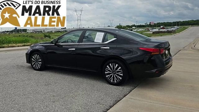 2025 Nissan Altima SV - Photo 6