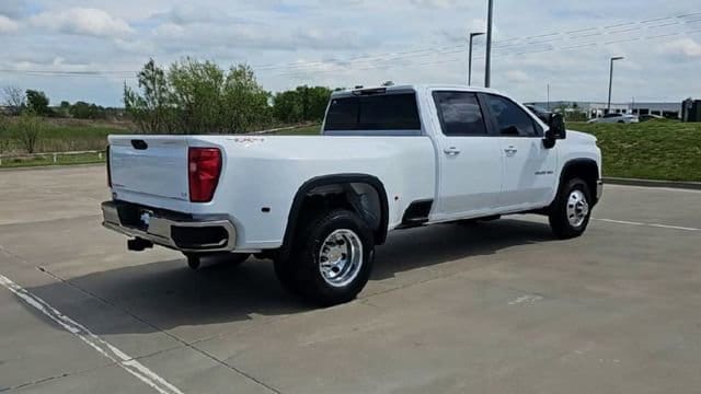 2026 Chevrolet Silverado 3500 HD LT - Photo 8