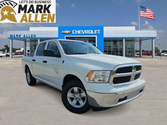 2023 RAM 1500 Classic SLT 4x4 Crew Cab 5'7's photo