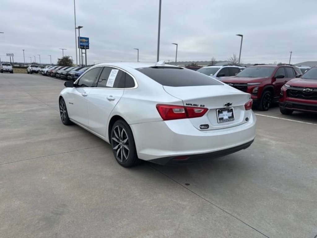 Used 2017 Chevrolet Malibu LT Sedan