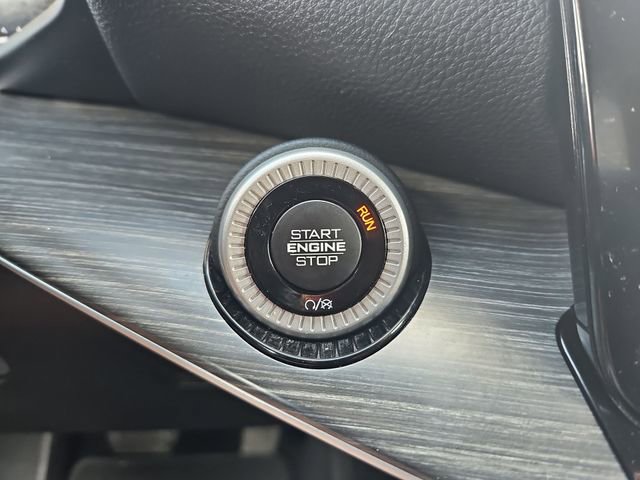 2023 Jeep Wagoneer Series III - Photo 17