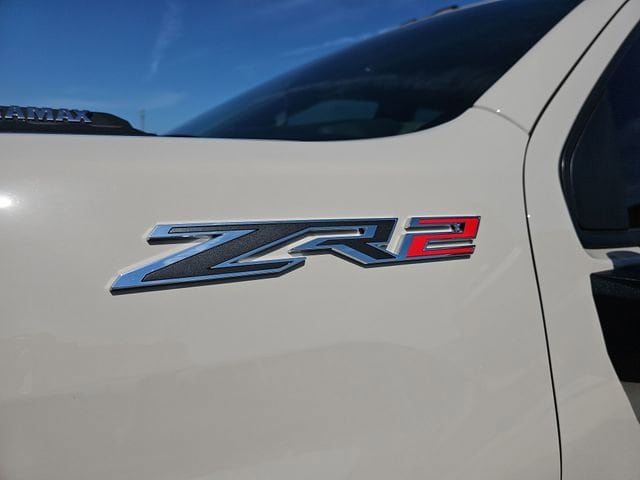 2026 Chevrolet Silverado 2500 HD ZR2 - Photo 33