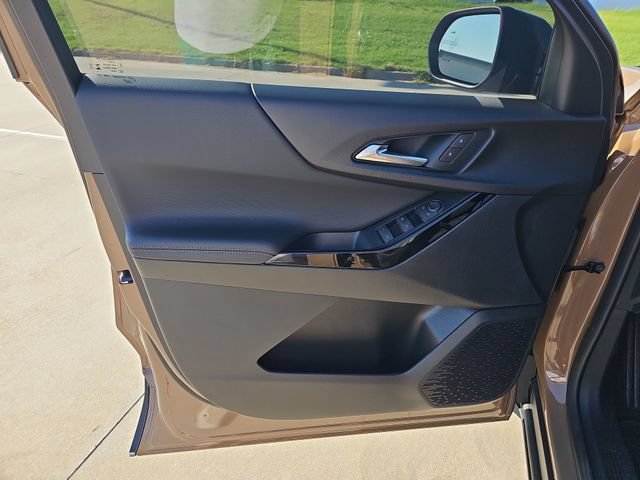 2027 Chevrolet Equinox LT - Photo 22