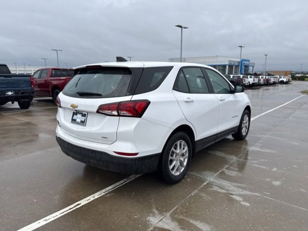 Used 2024 Chevrolet Equinox LS SUV