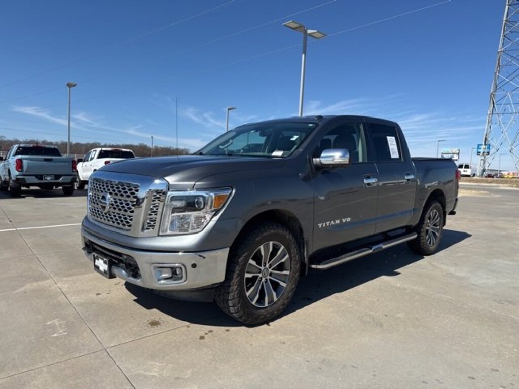 Used 2019 Nissan Titan SL Truck Crew Cab