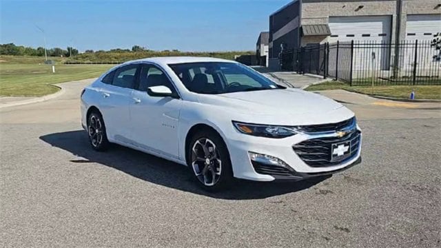 Used 2024 Chevrolet Malibu 1LT with VIN 1G1ZD5ST0RF177277 for sale in Glenpool, OK
