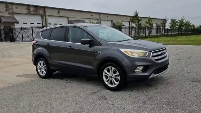Used 2017 Ford Escape SE with VIN 1FMCU0GD2HUC95824 for sale in Glenpool, OK