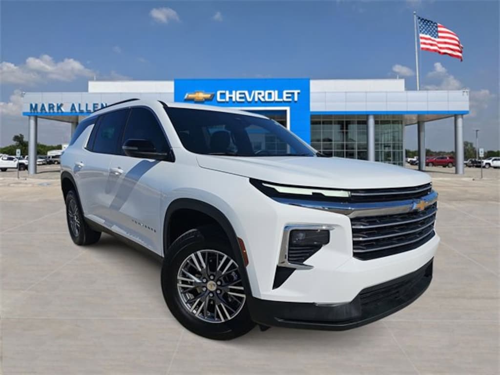 Used 2025 Chevrolet Traverse LT SUV